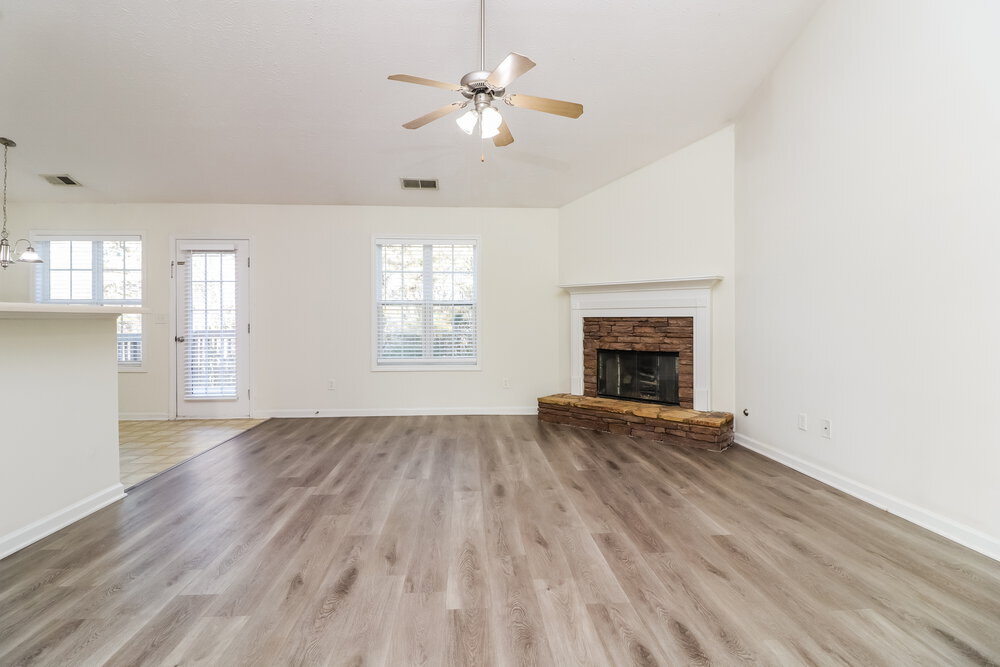 Building Photo - 215 Overlook Dr