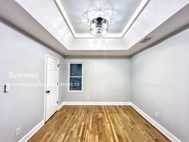 Building Photo - 1180 Garibaldi St SW
