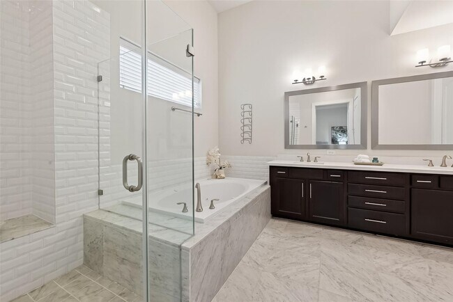 Building Photo - 1508 Beall St