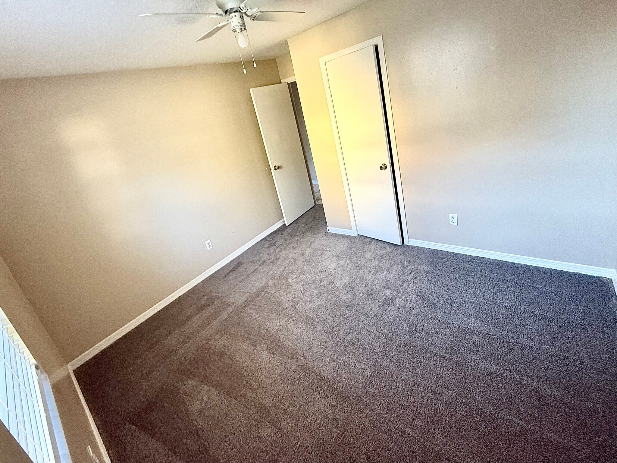 Bedroom 2 - 467 Crabapple Ct