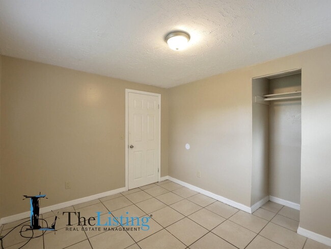 Building Photo - 2735 Bungalow Blvd