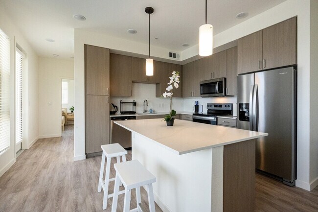 Building Photo - 5839 Cilantrillo Ave