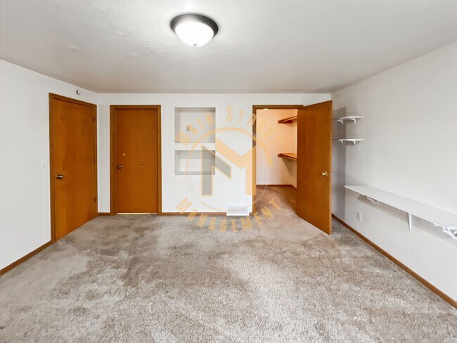 Building Photo - 466 S Good Hope Rd