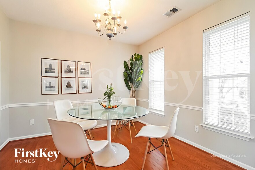 Building Photo - 791 Pecan Ridge Cir