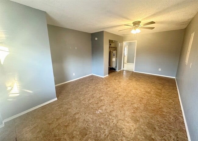 Building Photo - 2105 Melody Cir