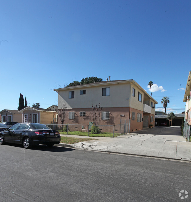 Primary Photo - 1227 N Hoover St