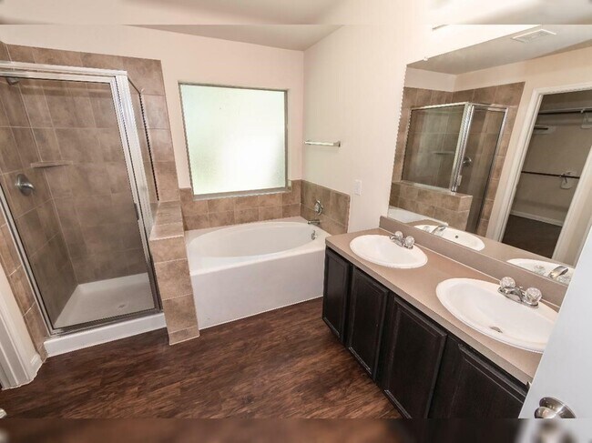 Building Photo - 29442 Westhope Dr
