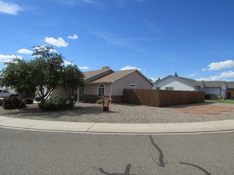 Building Photo - 1241 Tara Dr
