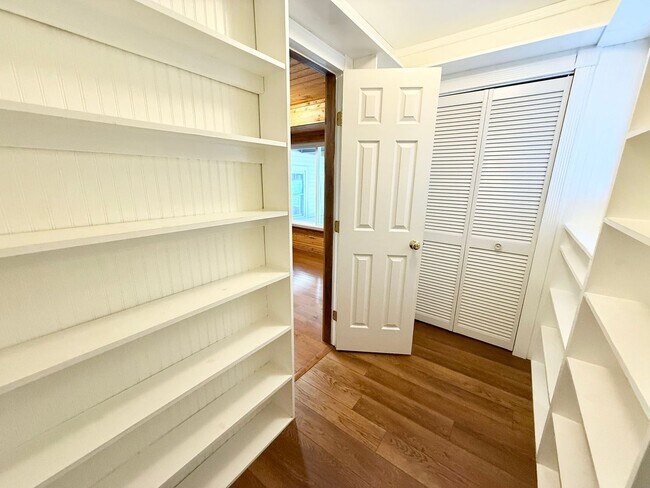 Building Photo - 284 CR 202