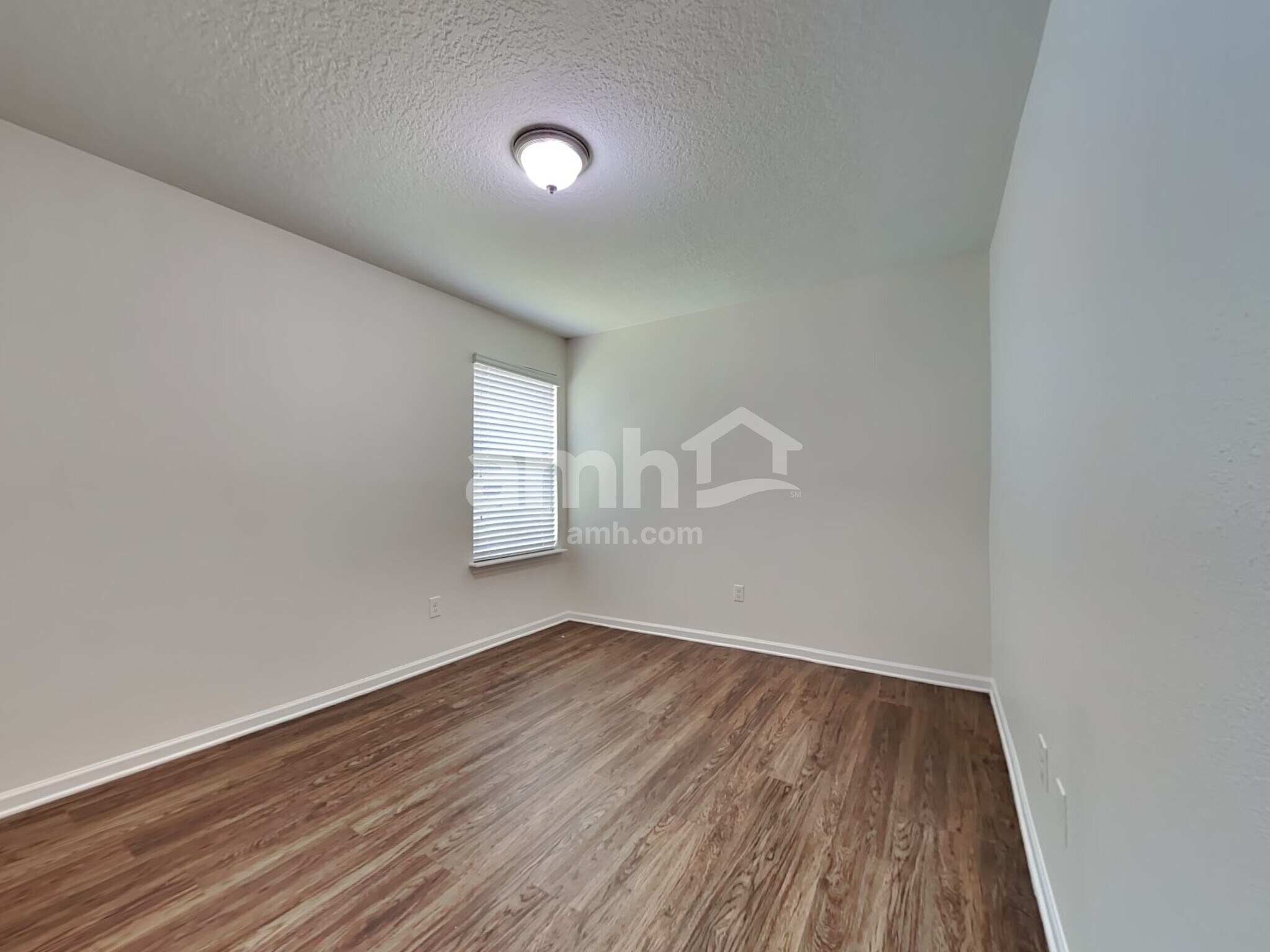 Building Photo - 851 Glendale Ln