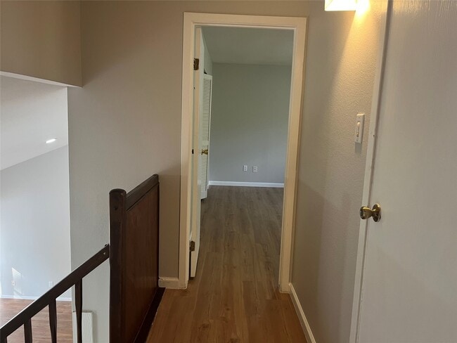 Building Photo - 65 Yewleaf Rd