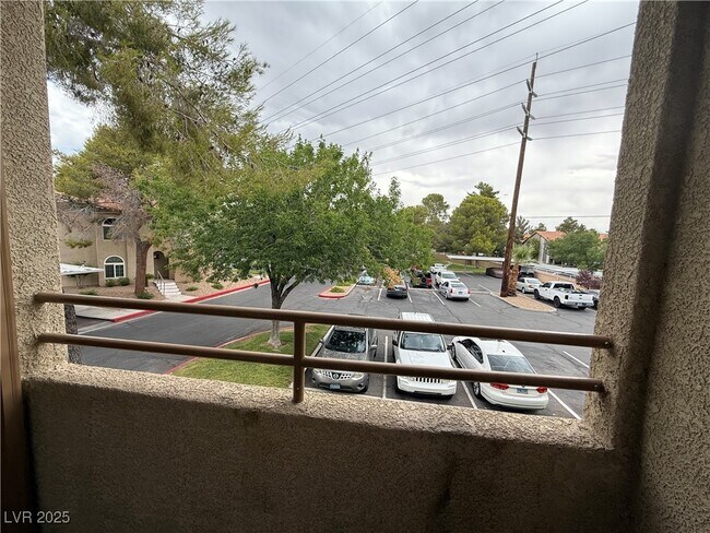 Building Photo - 3145 E Flamingo Rd