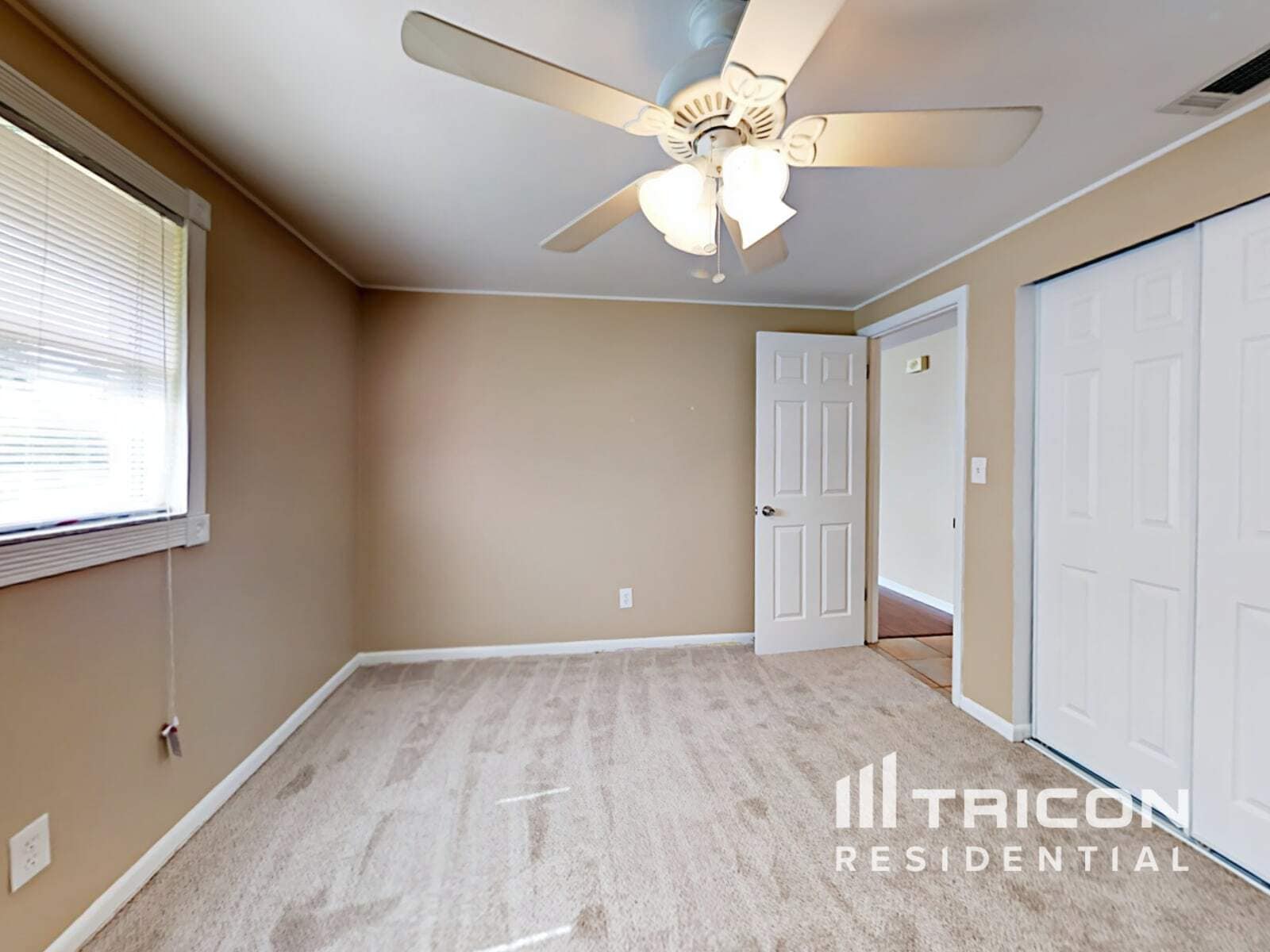 Building Photo - 8589 Lantana Dr