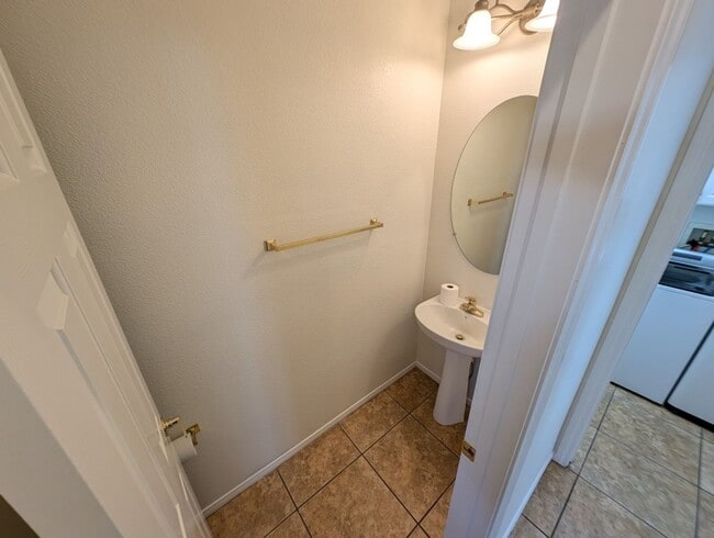 Building Photo - 205 Heiple Ct