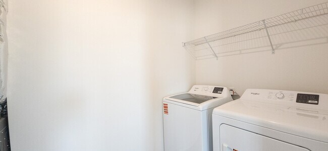 Building Photo - 4176 Viceroy St