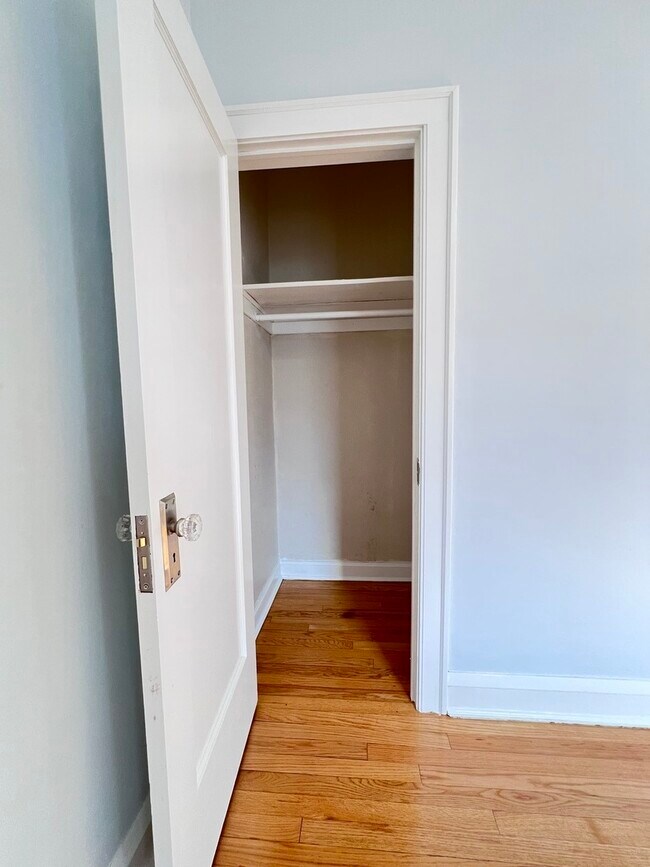 Building Photo - 6424 S Talman Ave