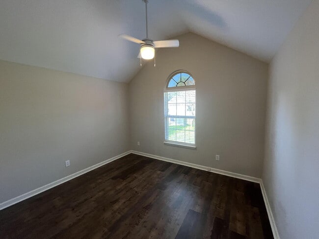 Building Photo - Calabash Comfort