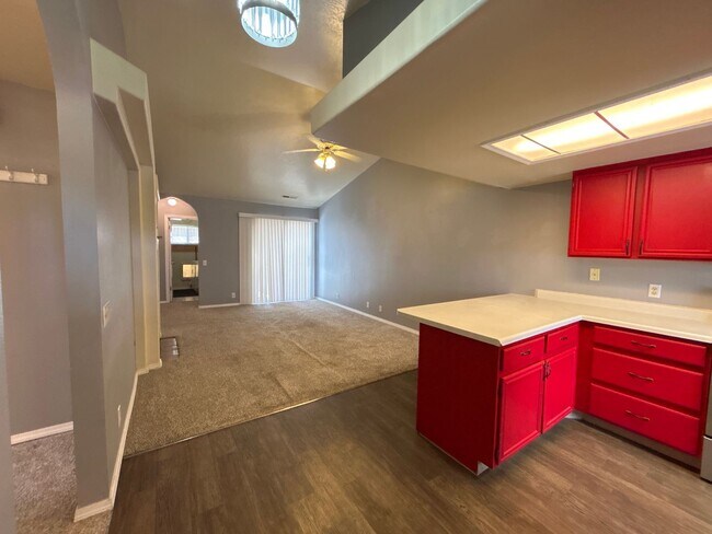 Building Photo - Beautiful Home