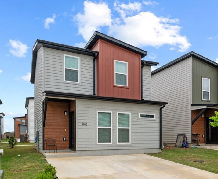 Front Entry and 2 parking spaces - 940 Ventnor Ave