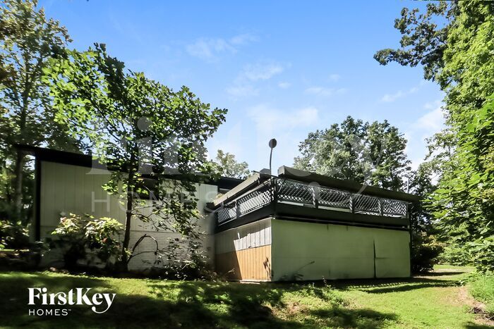 Building Photo - 891 Valley Wood Ct