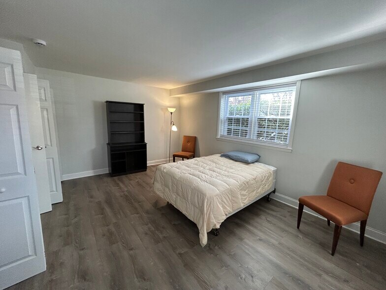 Building Photo - 339 Homeland Southway