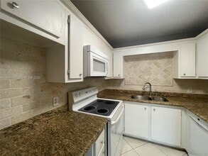 Building Photo - 5961 N Falls Cir Dr