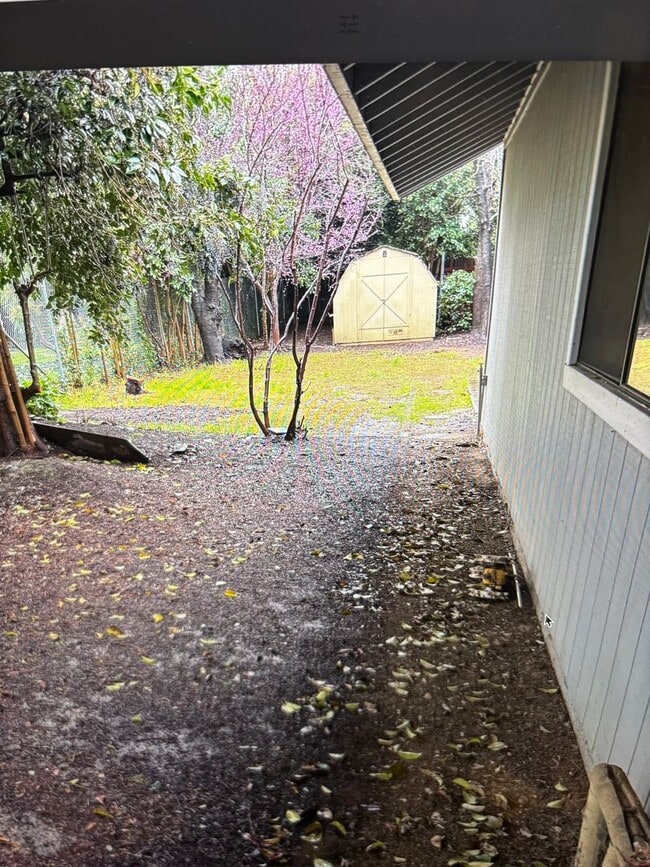 Building Photo - 3B/D 2BA, Duplex AVAILABLE NOW!!