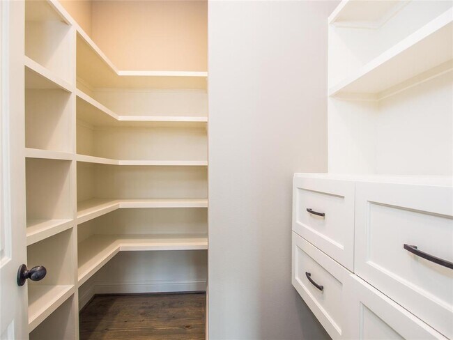 Building Photo - 1307 Upland Retreat Dr