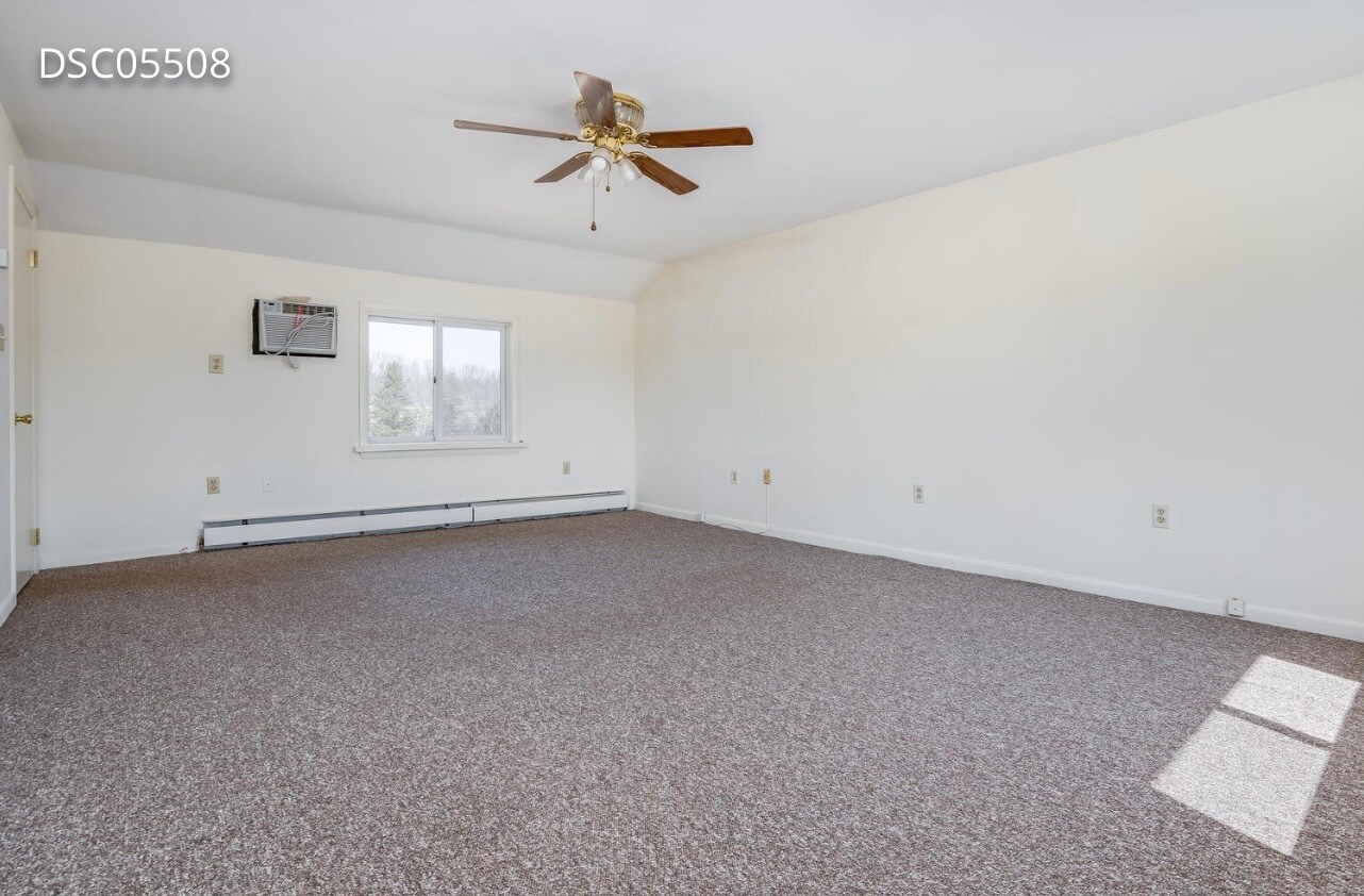 Building Photo - 56 Pond Ln