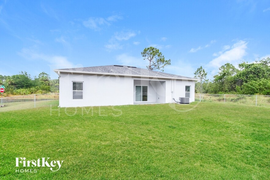 Building Photo - 124 Lamarque St