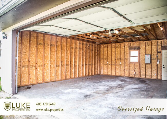 Building Photo - 814 N Indiana Ave