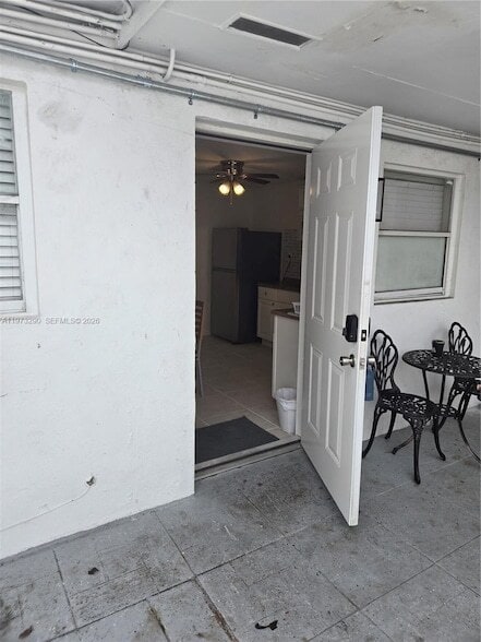 Building Photo - 5712 Hollywood Blvd