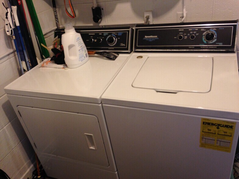 Commercial Washer Dryer - 42018 Firwood Dr