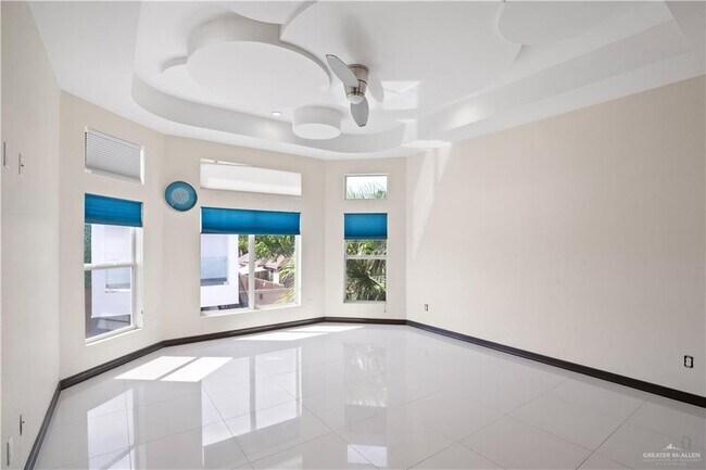 Building Photo - 32 May Dr