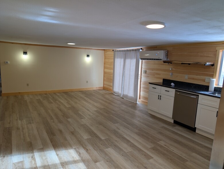 Open Kitchen / Living Room - 2213 Western Ave