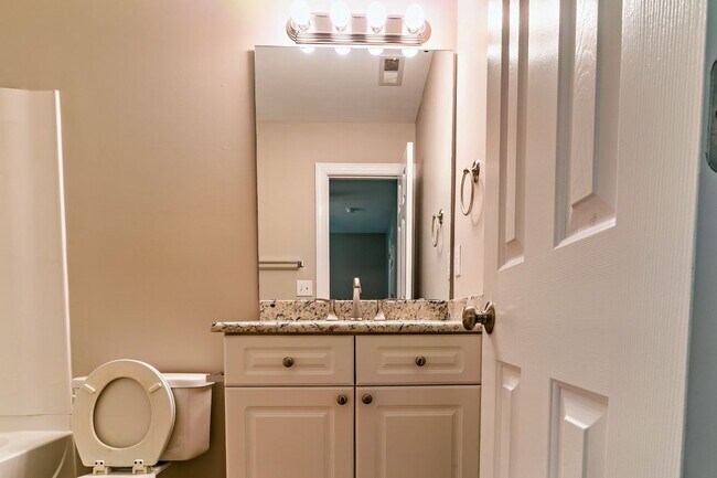 Building Photo - Move-In Ready End-Unit Townhome with Two Private Suites in the Heart of Rolesville!