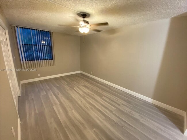 Building Photo - 2771 Riverside Dr