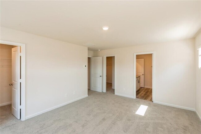 Building Photo - 610 Mackenzie Cv