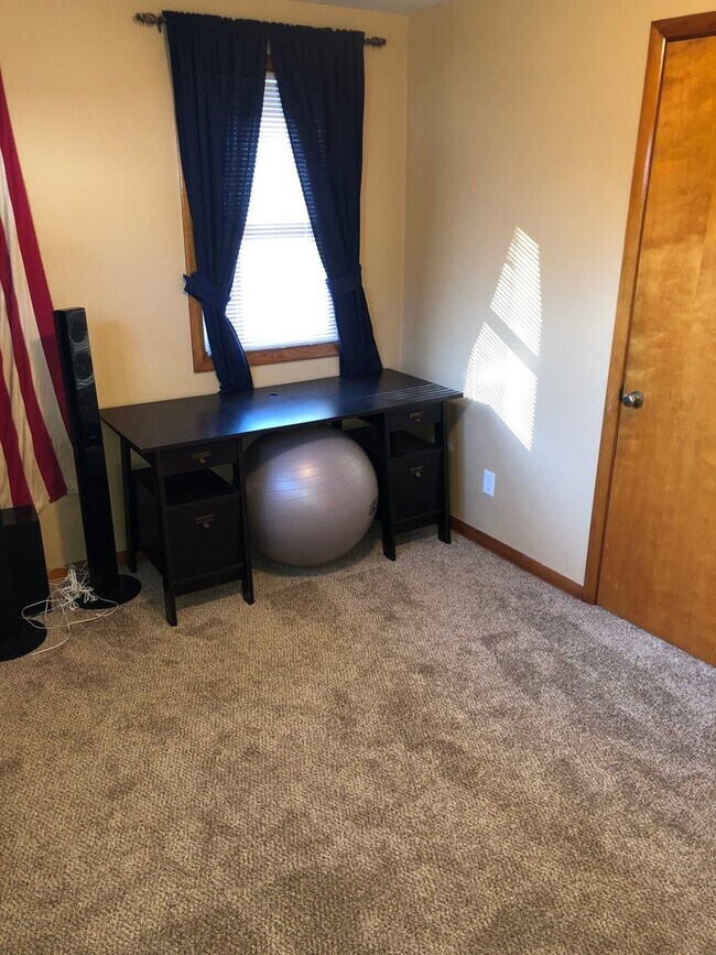 Building Photo - Beautiful 3 Bedroom Home For Rent in Millcreek!