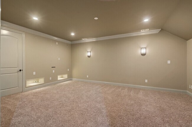 Building Photo - 444 Wild Elm St