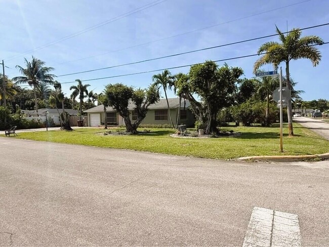 Building Photo - 1611 Carandis Rd