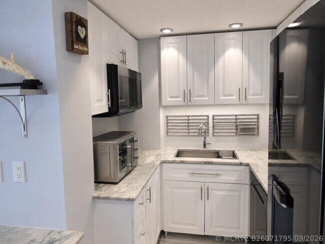 Building Photo - 2800 N Flagler Dr