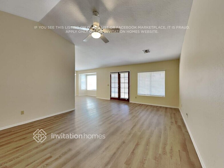 Building Photo - 5915 W Manzanita Ct