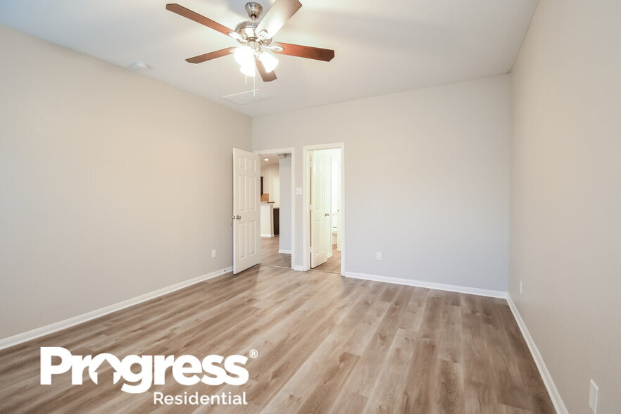 Building Photo - 135 Tonkawa Canyon Dr