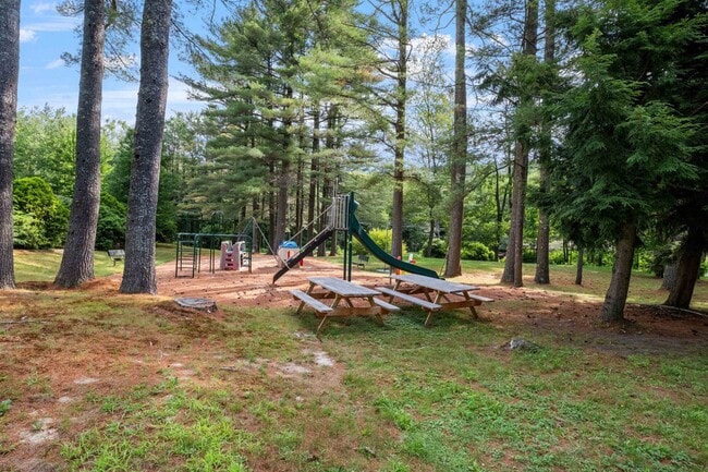 Building Photo - 25 Hilltop Dr