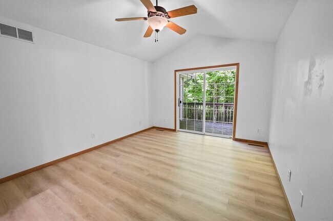 Building Photo - 6030 Boulder Ridge Dr