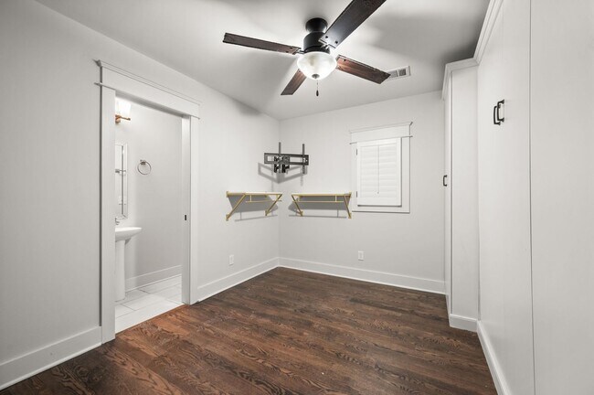 Building Photo - Awesome 3BR/3.5BA Craftsman Cottage in Chesterfield!