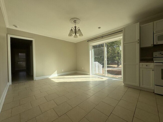 Building Photo - 104 Biltmore Terrace