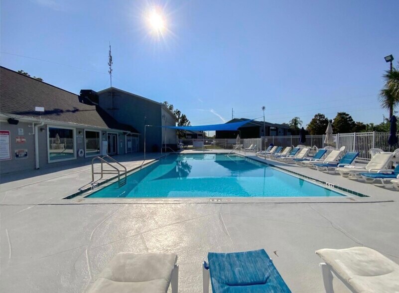 Building Photo - 1400 Gandy Blvd N