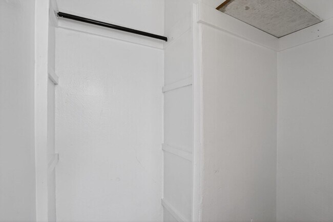 Building Photo - Charming 3BR Duplex in Los Angeles